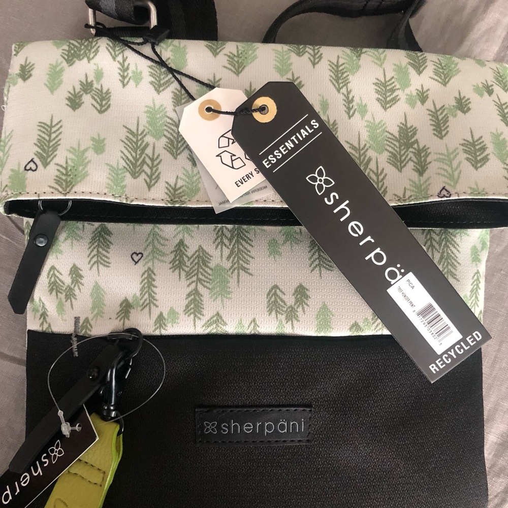 NWT Sherpani Pica Cross Body Bag